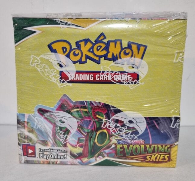 Pokémon-Evolving-Skies-Drachenwandel-Booster-Box-Displa