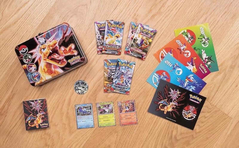 Pokémon-TCG-Sammelkoffer-Herbst-2023-Glurak-Inhalt