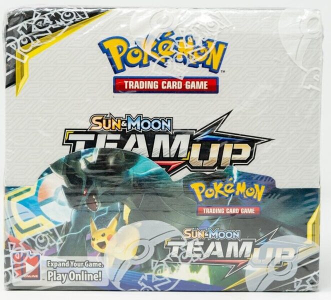 Pokémon-Team-Up-Teams-sind-Trumpf-Booster-Box-Display