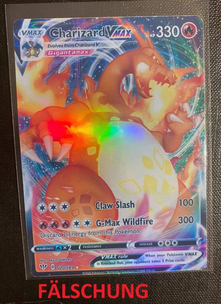 Eine gefälschte Charizard VMAX Pokemon Karte aus dem Set Darkness Ablaze